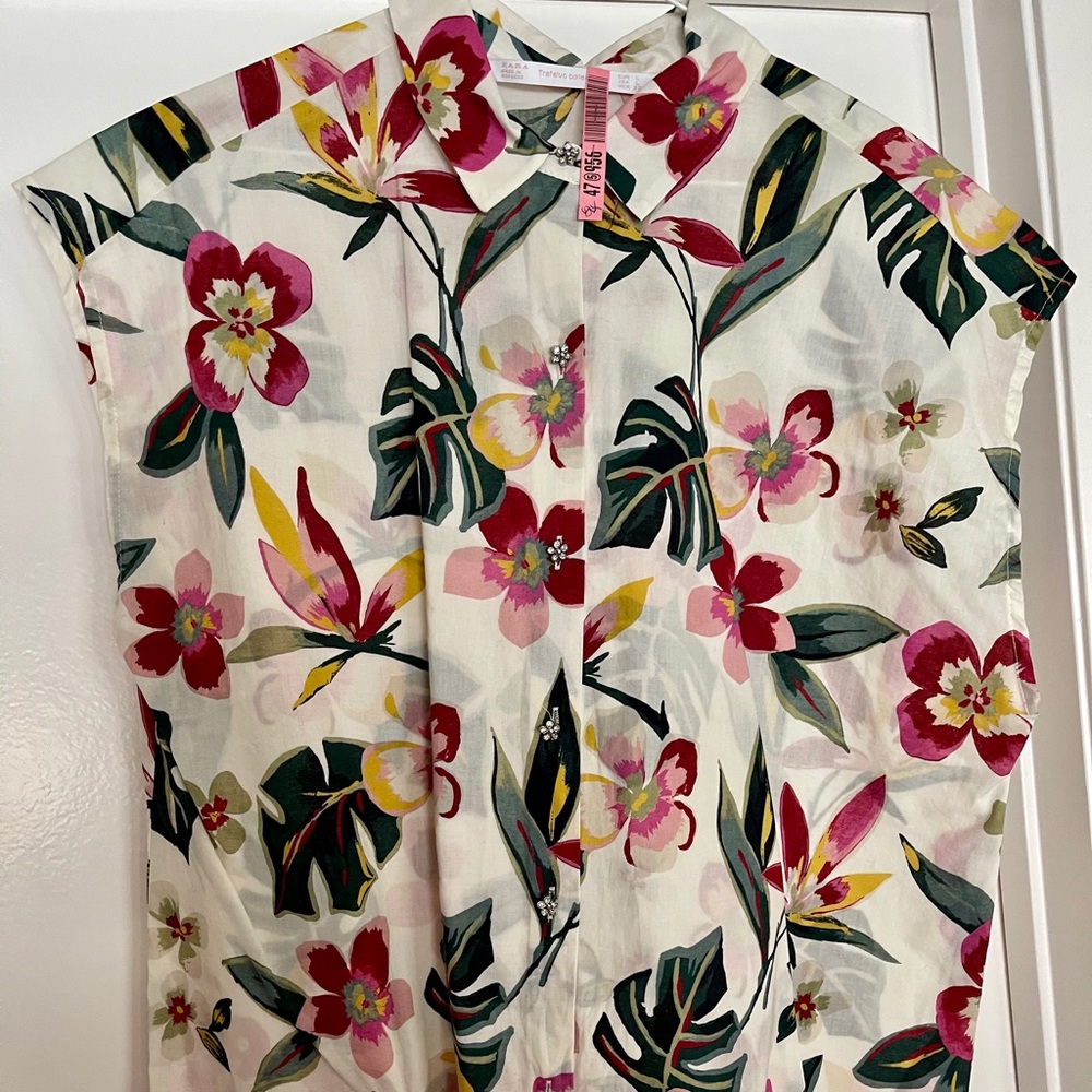 Zara short sleeved floral top size Large